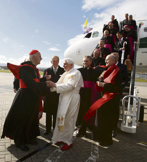 NEW-HOMEPAGE-POPE-AIRPORT