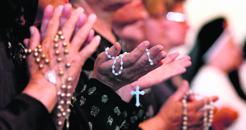 Iraqi Worshippers Pray For Pope John Paul II