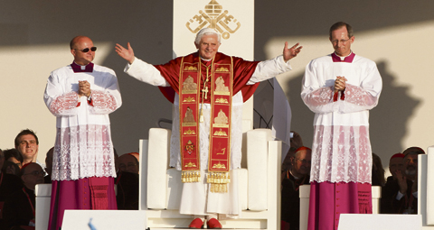 1-POPE-@-WYD-2011