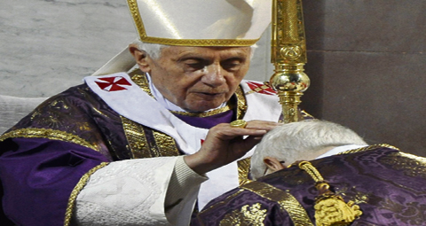 4-POPE-DISTRIBUTES-ASHES