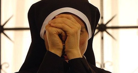 14 Nun praying
