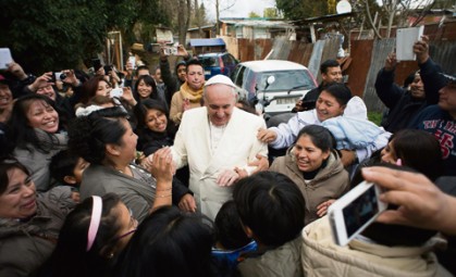 8-POPE-MEETS-IMMIGRANTS-IN-