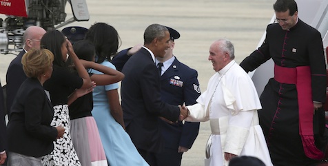 President Barack Obama welcomes Pope Francis to the United States on the airfield at Joint Base Andrews in Maryland Sept. 22. (CNS photo/Bob Roller) See POPE-US-ARRIVE Sept. 22, 2015.