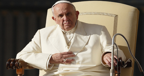 9-POPE-FRANCIS-SEATED